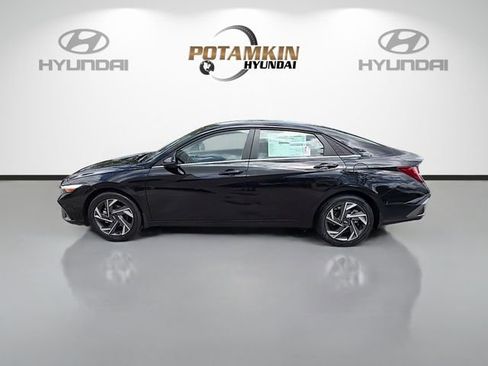 New 2026 Hyundai Elantra Limited FWD image 8