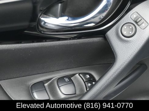 Used 2021 Nissan Rogue Sport SV AWD/4WD image 15