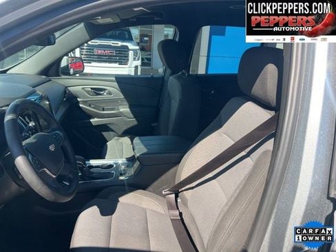 Used 2023 Chevrolet Traverse LT image 12