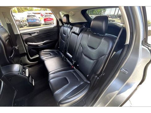 Used 2022 Ford Edge Titanium image 26