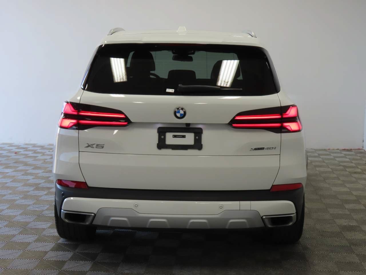 Used 2025 BMW X5 xDrive40i AWD/4WD image 4