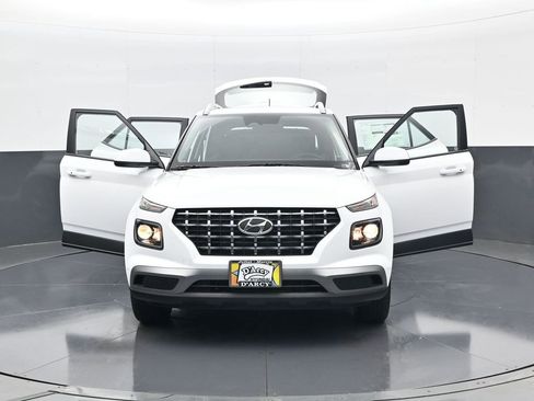 New 2026 Hyundai Venue SEL FWD image 31