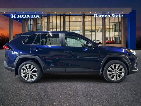 Used 2023 Toyota RAV4 XLE Premium AWD/4WD image 5
