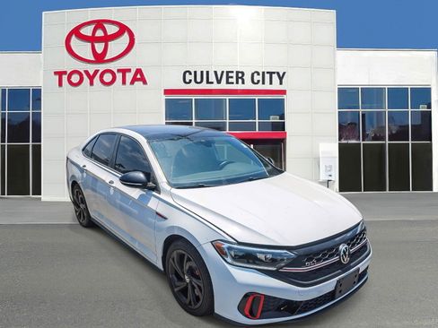 Used 2023 Volkswagen Jetta GLI Autobahn FWD image 1
