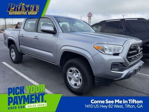 Used 2017 Toyota Tacoma SR image 1