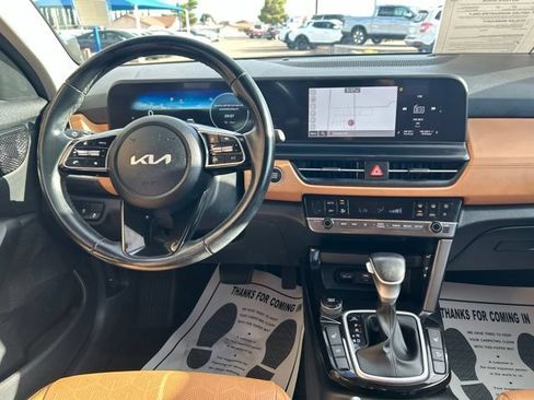 Used 2024 Kia Seltos EX FWD image 12
