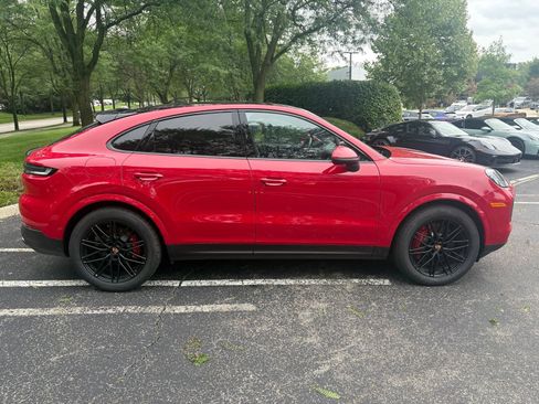 Used 2026 Porsche Cayenne S AWD/4WD image 4