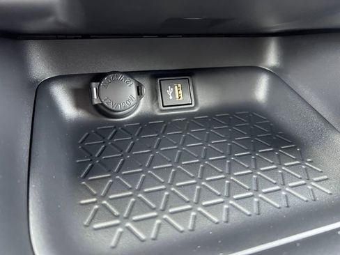 New 2025 Toyota RAV4 XLE image 27