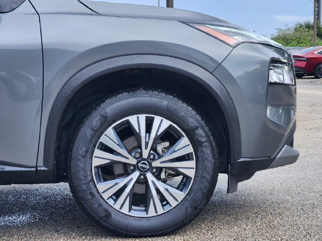 Used 2023 Nissan Rogue SV w/ SV Premium B Package FWD image 9