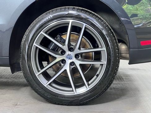Certified 2026 Porsche Macan AWD/4WD image 13