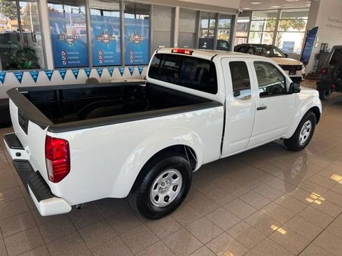 Used 2021 Nissan Frontier S w/ S Utility Package RWD image 3
