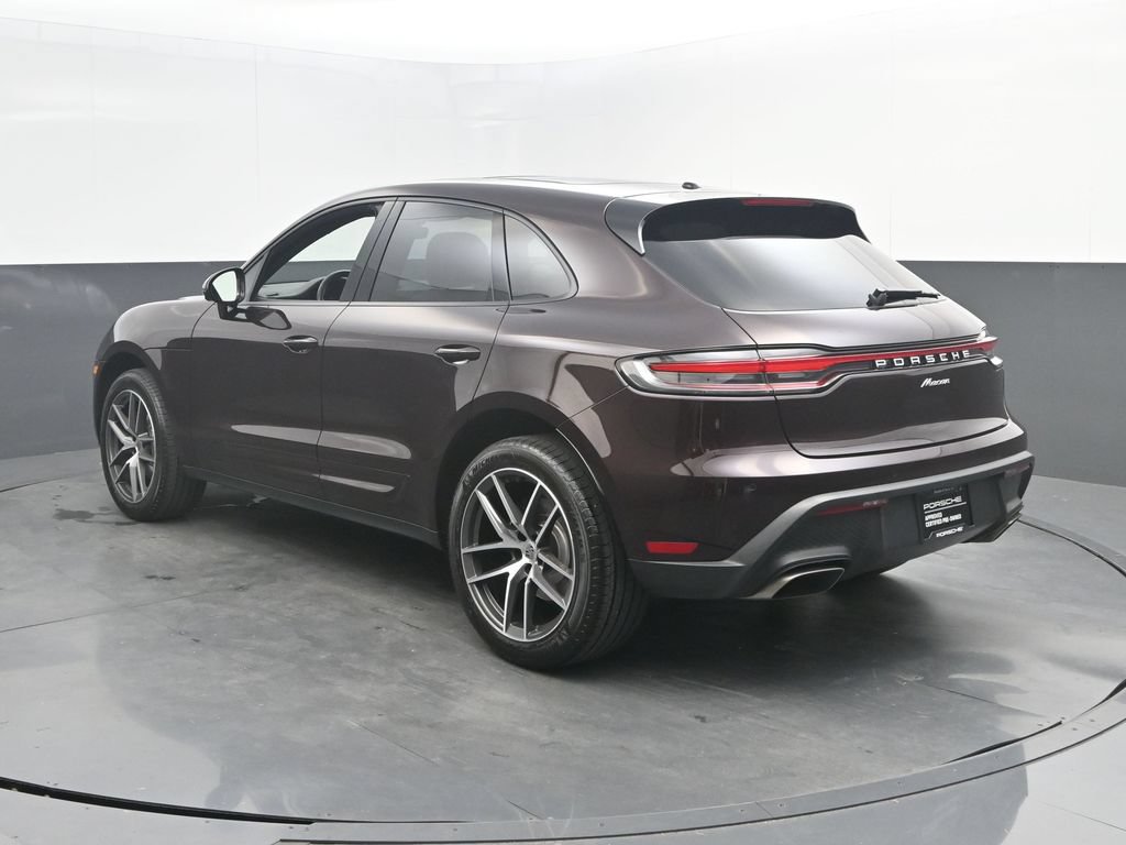 Certified 2024 Porsche Macan AWD/4WD image 3