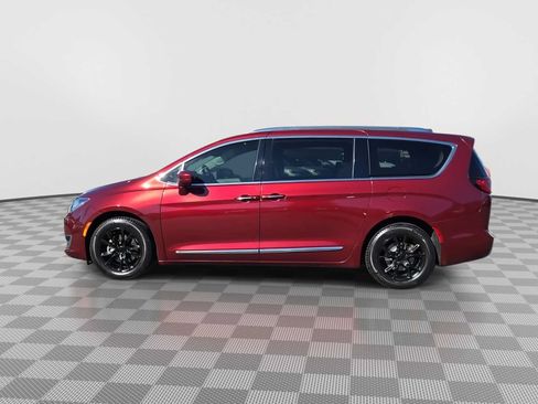 Used 2020 Chrysler Pacifica Touring-L w/ Tire & Wheel Group FWD image 5