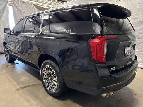 Used 2023 GMC Yukon XL Denali Ultimate AWD/4WD image 4