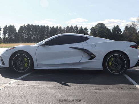 Used 2022 Chevrolet Corvette Stingray Coupe w/ 1LT image 3