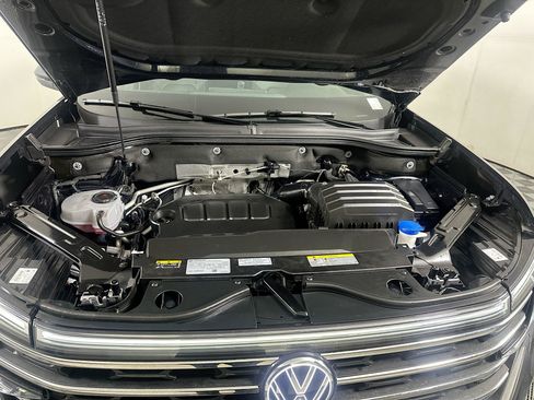 Used 2025 Volkswagen Atlas SE FWD image 33