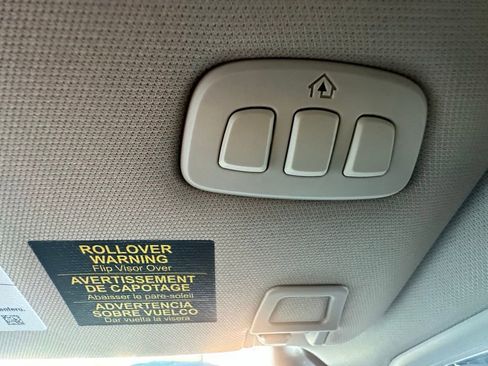 New 2025 Lincoln Corsair Premiere w/ Equipment Group 101A image 32