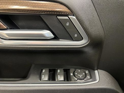 Used 2025 Chevrolet Silverado 2500 LT w/ Convenience Package image 27