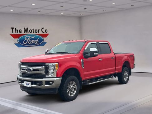Used 2017 Ford F250 XLT w/ XLT Premium Package AWD/4WD image 1