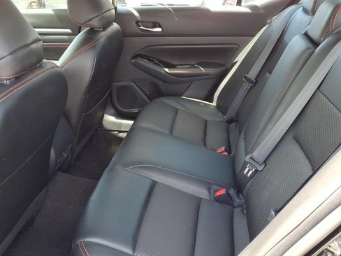 Used 2023 Nissan Altima 2.5 SR FWD image 13