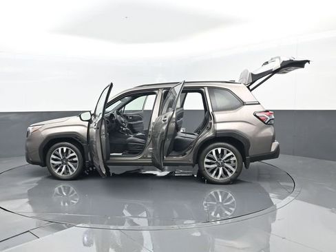 Used 2025 Subaru Forester Touring image 34