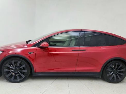 Used 2022 Tesla Model X Plaid image 3