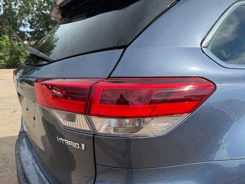 Used 2018 Toyota Highlander Limited Platinum AWD/4WD image 13