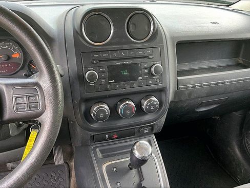Used 2016 Jeep Patriot Sport w/ Power Value Group AWD/4WD image 9