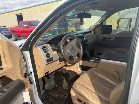 Used 2014 Ford F150 Lariat w/ Lariat Chrome Package image 3