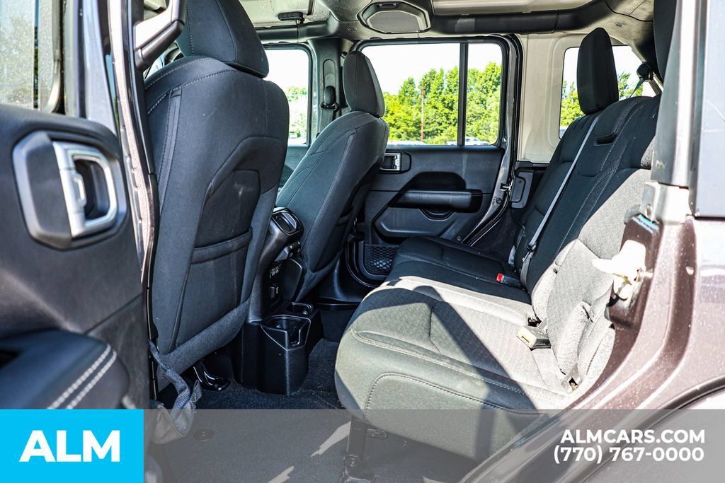 Used 2021 Jeep Wrangler Unlimited Sahara w/ Uconnect 4C Nav & Sound Group AWD/4WD image 18