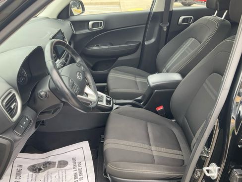 Used 2022 Hyundai Venue SEL FWD image 21