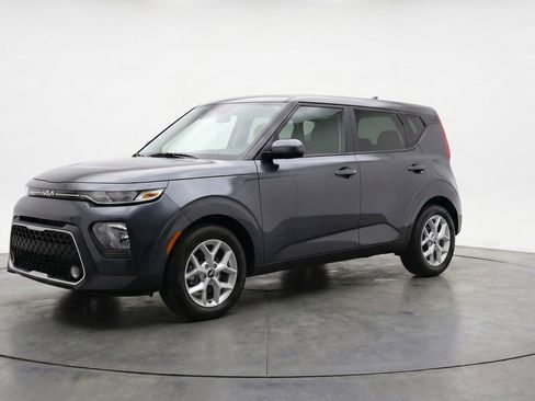 Used 2025 Kia Soul LX w/ LX Technology Package FWD image 3