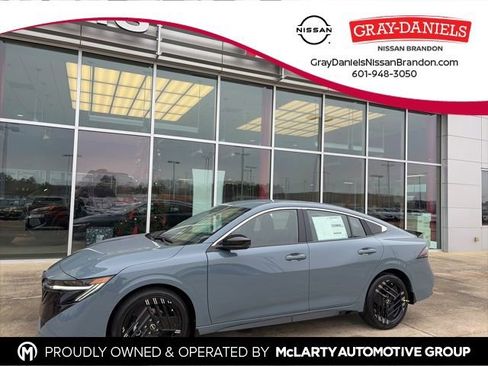 New 2026 Nissan Sentra SR w/ Floor Mat Package FWD image 1