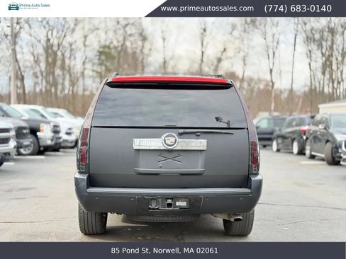 Used 2011 Cadillac Escalade AWD w/ Touring Package image 7