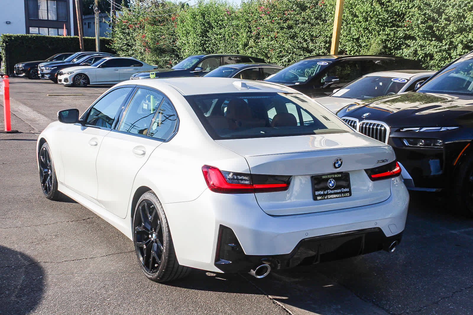 Used 2026 BMW 330i Sedan w/ M Sport Package RWD image 7