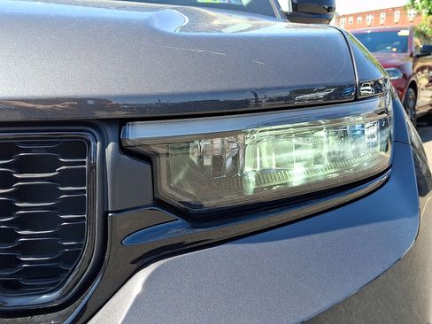 Used 2023 Jeep Grand Cherokee Limited w/ Black Appearance Package AWD/4WD image 9