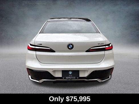 Used 2025 BMW 740i xDrive 740i xDrive image 4