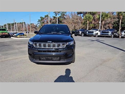 Used 2025 Jeep Compass Sport image 40