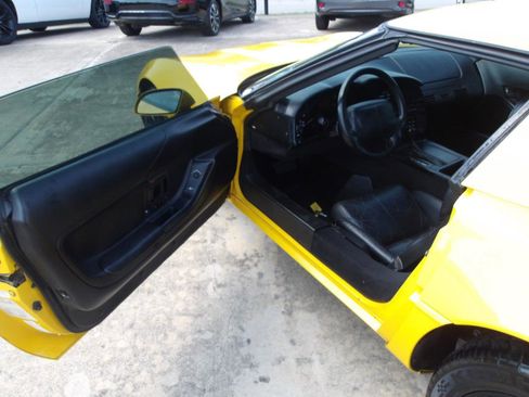 Used 1996 Chevrolet Corvette Coupe RWD image 13
