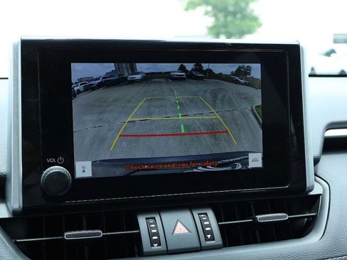 Used 2023 Toyota RAV4 XLE Premium FWD image 27