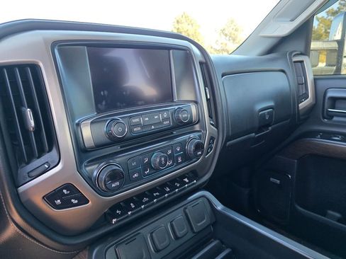 Used 2017 GMC Sierra 2500 Denali w/ Duramax Plus Package image 13