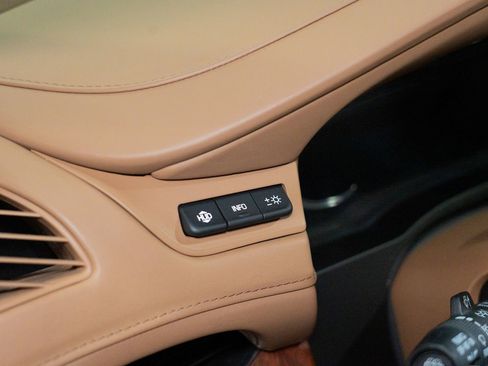 Used 2016 Cadillac Escalade ESV Platinum image 24