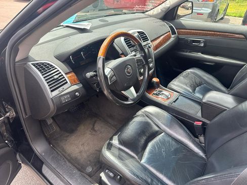 Used 2009 Cadillac SRX AWD V8 w/ Third Row Seating Package image 9