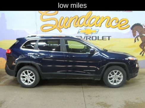 Used 2015 Jeep Cherokee Latitude w/ Cold Weather Group AWD/4WD image 1