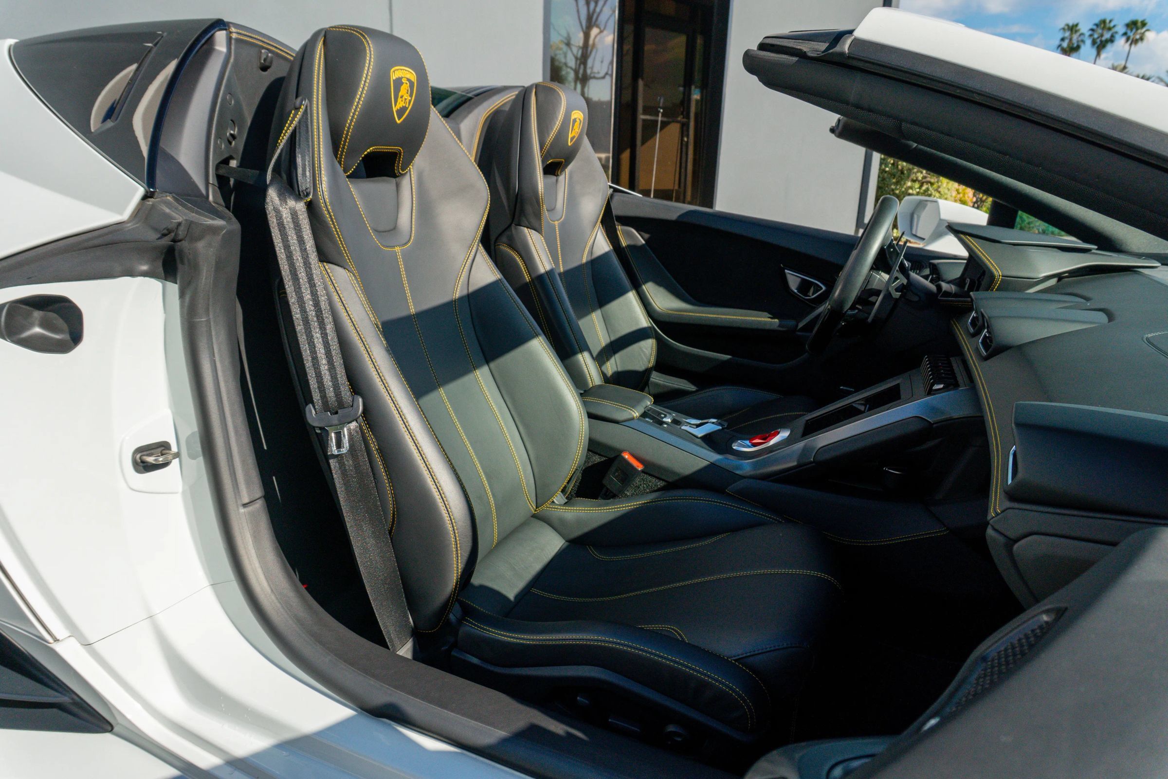 Used 2021 Lamborghini Huracan EVO RWD image 13