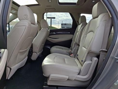 Used 2019 Buick Enclave Essence image 10