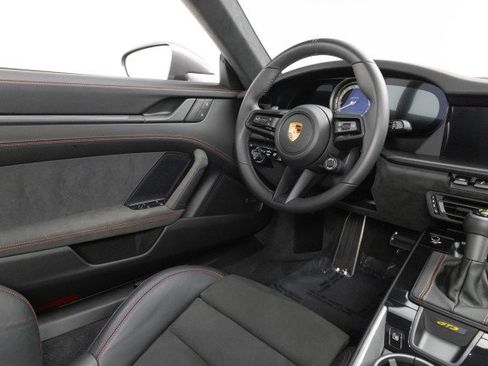 Used 2022 Porsche 911 GT3 image 12