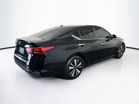 Used 2022 Nissan Altima 2.5 SV FWD image 9
