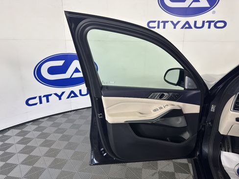 Used 2020 BMW X7 M50i AWD/4WD image 14