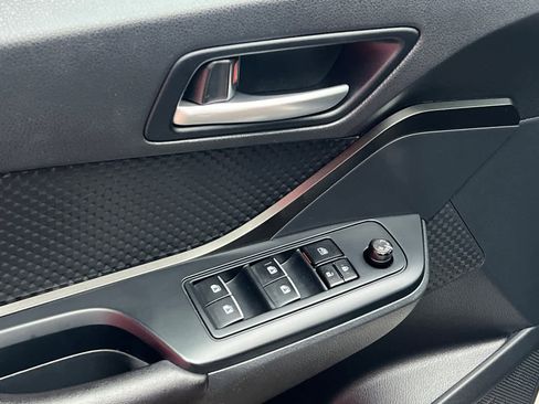 Used 2018 Toyota C-HR XLE image 13